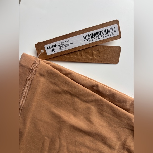 NWT Skims Fits Everybody Bandeau Bra Ochre M  BR-BND-2026 - Picture 8 of 8